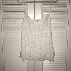 Scalloped trim v-neck tank top